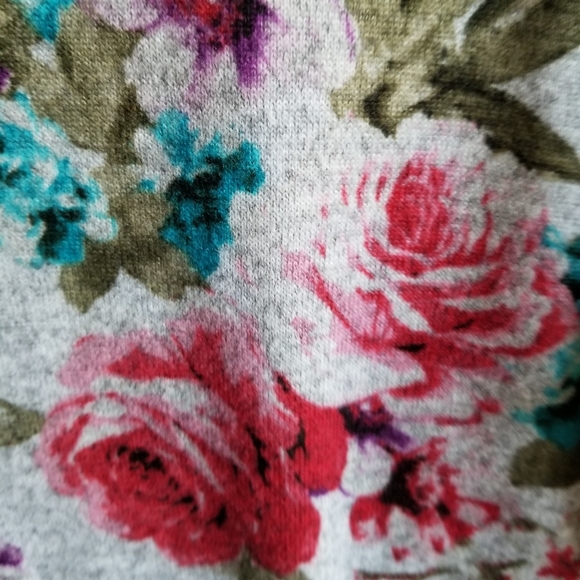 NWOT- Eyeshadow Sweater - Picture 3 of 5